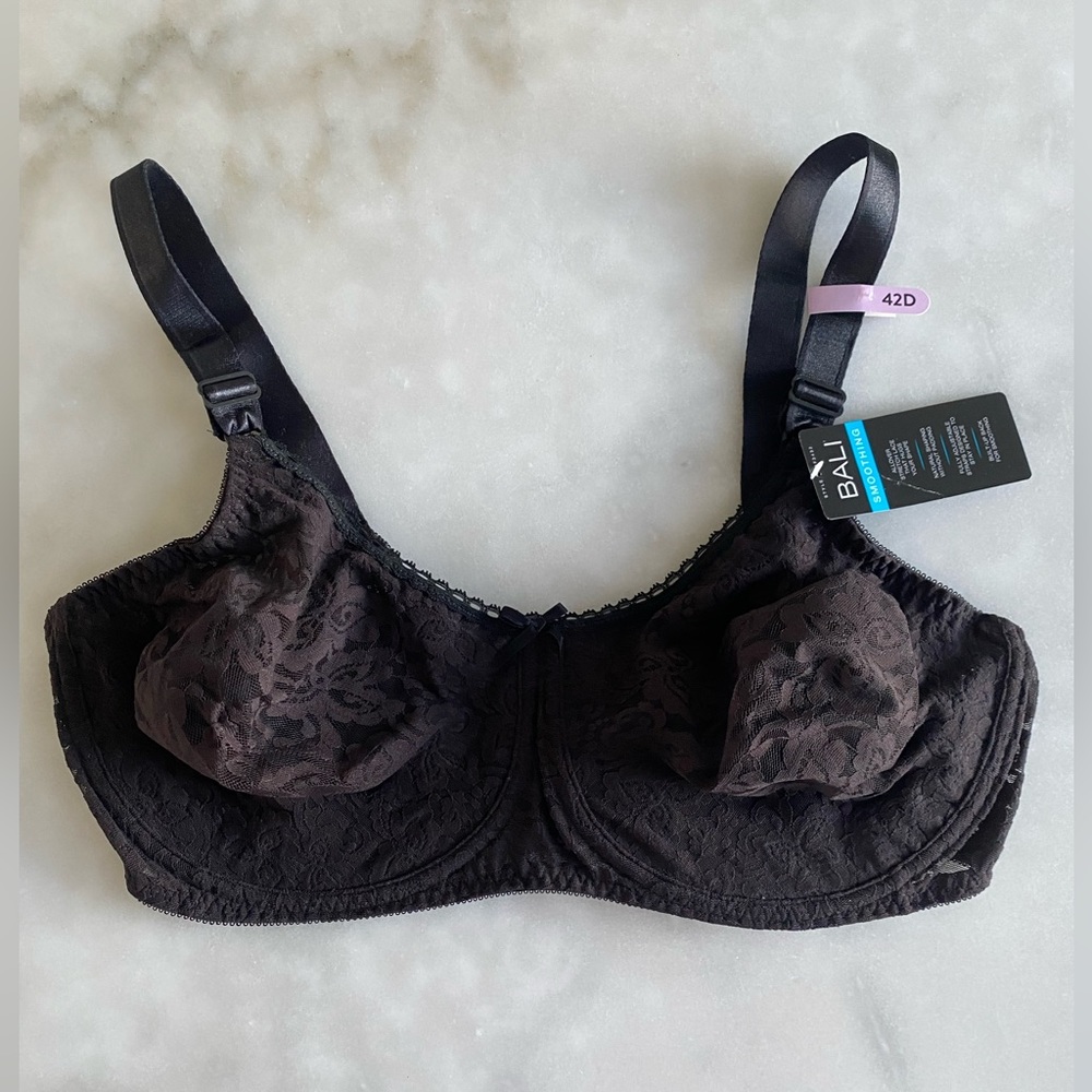 New! Womens Bali smoothing black lace bra 42D